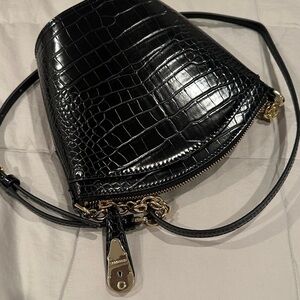 Calvin Klein crossbody bag, like new.